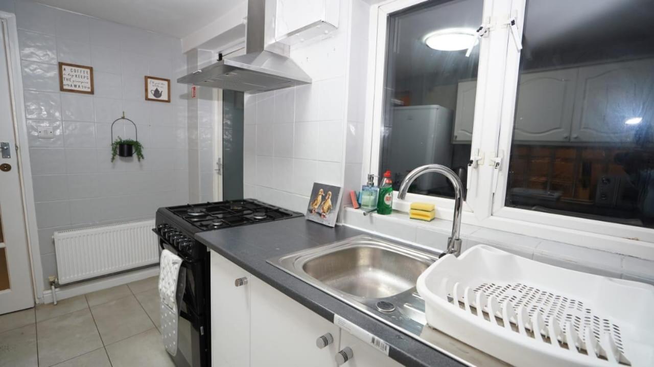 Holiday home Corporate Canary Wharf Free Parking *